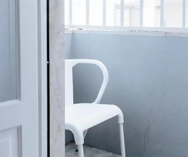 Πανσιόν Daniela's Central 201 *