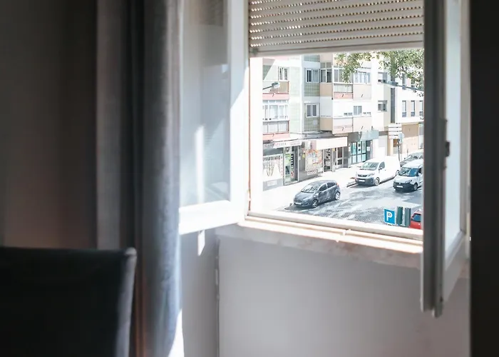 Daniela's Central 201 *